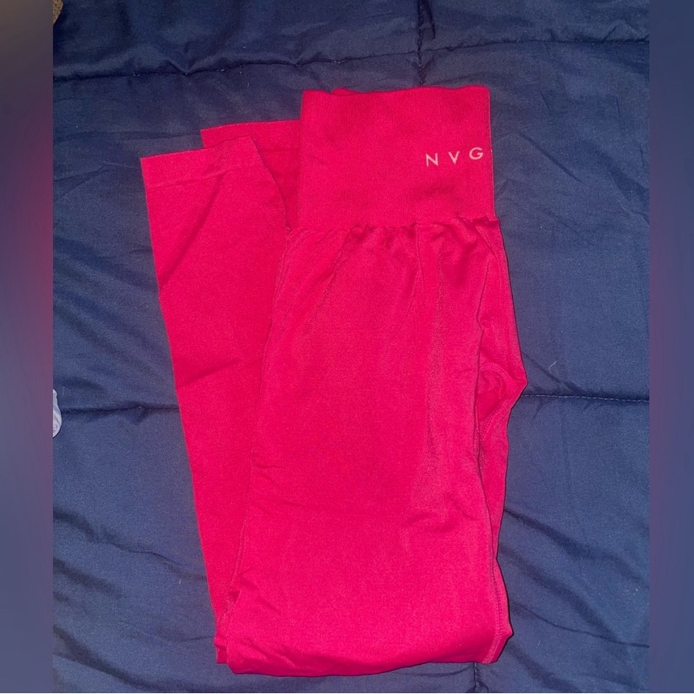 Hot Pink NVGTN leggings